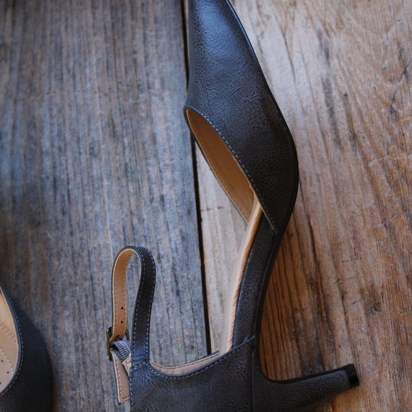 Journee Collection Bettie Tru Comfort ALMOND Toe Mid Heel Pumps Grey 9 NWOB - Picture 9 of 14